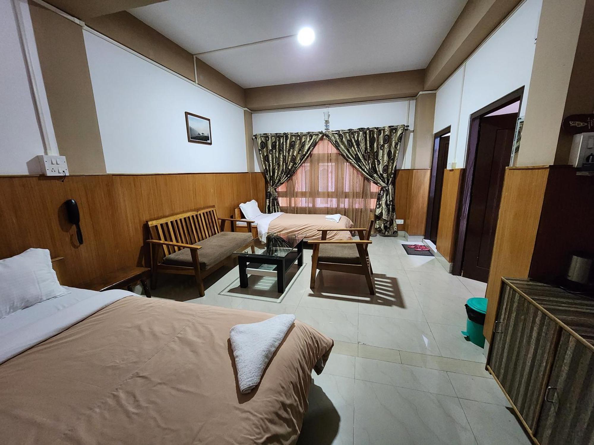 Hotel The Oak Таванг Экстерьер фото